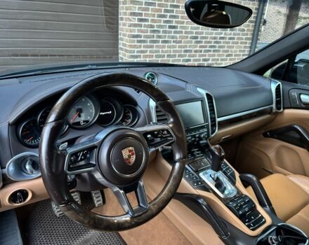 Черный Порше Каен, объемом двигателя 3.6 л и пробегом 42 тыс. км за 30000 $, фото 5 на Automoto.ua