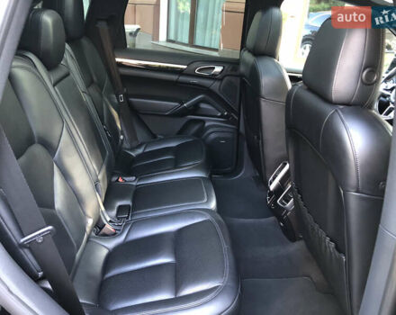 Черный Порше Каен, объемом двигателя 3 л и пробегом 110 тыс. км за 34000 $, фото 30 на Automoto.ua