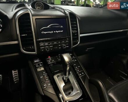 Чорний Порше Cayenne, об'ємом двигуна 3 л та пробігом 93 тис. км за 38000 $, фото 7 на Automoto.ua