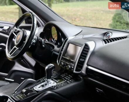 Черный Порше Каен, объемом двигателя 3.6 л и пробегом 201 тыс. км за 26900 $, фото 10 на Automoto.ua