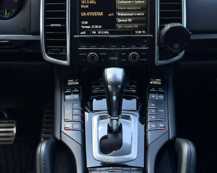 Черный Порше Каен, объемом двигателя 3 л и пробегом 101 тыс. км за 32000 $, фото 12 на Automoto.ua