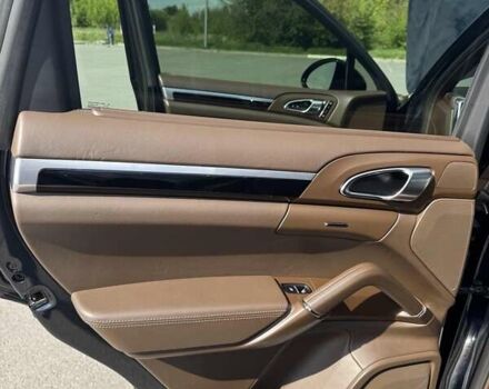 Черный Порше Каен, объемом двигателя 3 л и пробегом 124 тыс. км за 38000 $, фото 19 на Automoto.ua