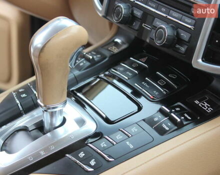 Черный Порше Каен, объемом двигателя 2.97 л и пробегом 196 тыс. км за 32000 $, фото 17 на Automoto.ua