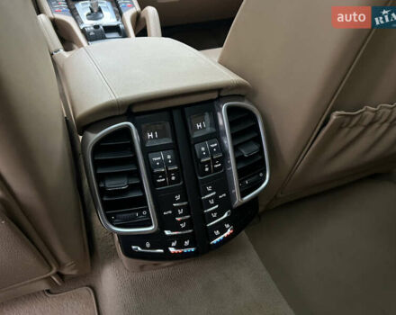 Черный Порше Каен, объемом двигателя 3.6 л и пробегом 274 тыс. км за 24950 $, фото 65 на Automoto.ua