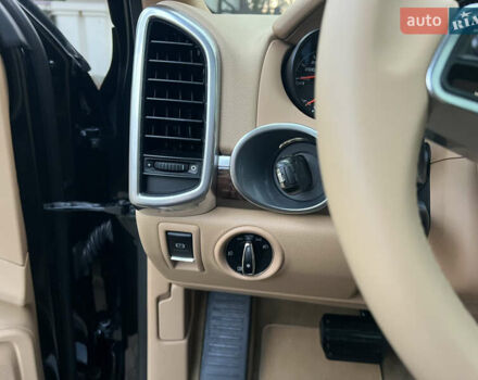 Черный Порше Каен, объемом двигателя 3.6 л и пробегом 274 тыс. км за 24950 $, фото 140 на Automoto.ua