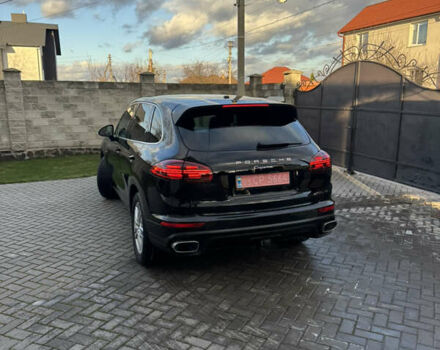 Черный Порше Каен, объемом двигателя 2.97 л и пробегом 170 тыс. км за 34500 $, фото 9 на Automoto.ua