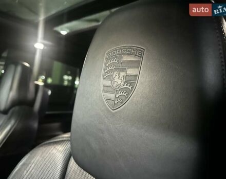 Чорний Порше Cayenne, об'ємом двигуна 3 л та пробігом 93 тис. км за 38000 $, фото 56 на Automoto.ua