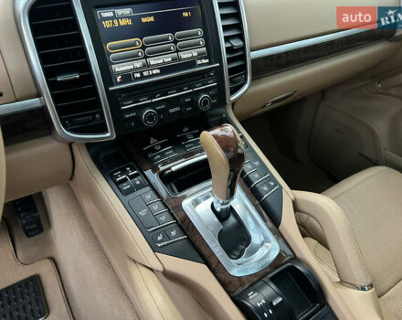 Черный Порше Каен, объемом двигателя 3.6 л и пробегом 274 тыс. км за 24950 $, фото 143 на Automoto.ua