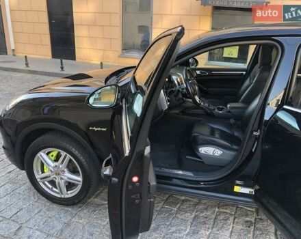 Черный Порше Каен, объемом двигателя 3 л и пробегом 111 тыс. км за 32989 $, фото 4 на Automoto.ua