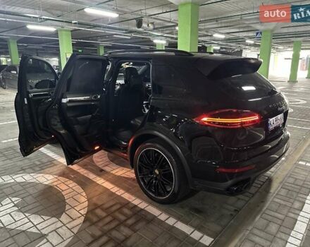 Чорний Порше Cayenne, об'ємом двигуна 3 л та пробігом 93 тис. км за 38000 $, фото 37 на Automoto.ua