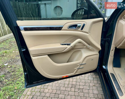 Черный Порше Каен, объемом двигателя 3.6 л и пробегом 274 тыс. км за 24950 $, фото 31 на Automoto.ua