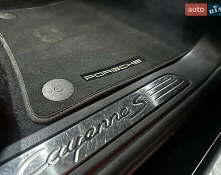 Чорний Порше Cayenne, об'ємом двигуна 3 л та пробігом 93 тис. км за 38000 $, фото 24 на Automoto.ua