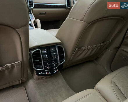 Черный Порше Каен, объемом двигателя 3.6 л и пробегом 274 тыс. км за 24950 $, фото 166 на Automoto.ua