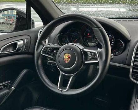 Чорний Порше Cayenne, об'ємом двигуна 2.97 л та пробігом 160 тис. км за 30000 $, фото 9 на Automoto.ua