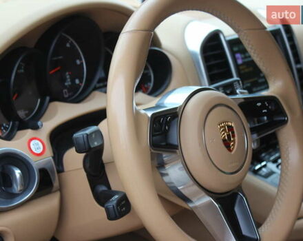 Черный Порше Каен, объемом двигателя 2.97 л и пробегом 196 тыс. км за 32000 $, фото 14 на Automoto.ua