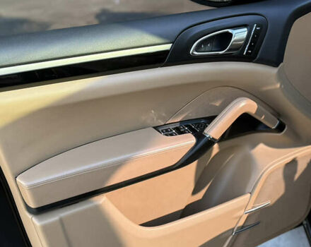 Черный Порше Каен, объемом двигателя 3 л и пробегом 170 тыс. км за 34999 $, фото 19 на Automoto.ua