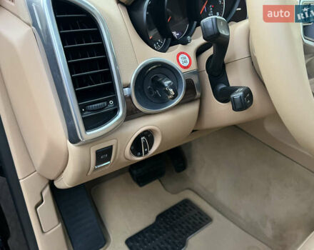 Черный Порше Каен, объемом двигателя 3.6 л и пробегом 274 тыс. км за 24950 $, фото 133 на Automoto.ua