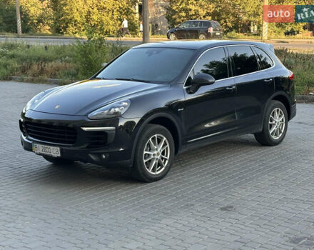 Черный Порше Каен, объемом двигателя 2.97 л и пробегом 220 тыс. км за 38000 $, фото 1 на Automoto.ua