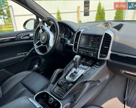 Черный Порше Каен, объемом двигателя 2.97 л и пробегом 170 тыс. км за 33500 $, фото 12 на Automoto.ua