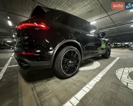 Чорний Порше Cayenne, об'ємом двигуна 3 л та пробігом 93 тис. км за 38000 $, фото 87 на Automoto.ua