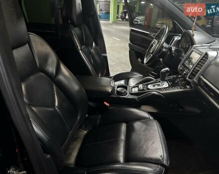 Чорний Порше Cayenne, об'ємом двигуна 3 л та пробігом 93 тис. км за 38000 $, фото 25 на Automoto.ua