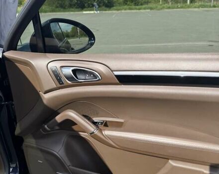 Черный Порше Каен, объемом двигателя 3 л и пробегом 124 тыс. км за 38000 $, фото 17 на Automoto.ua