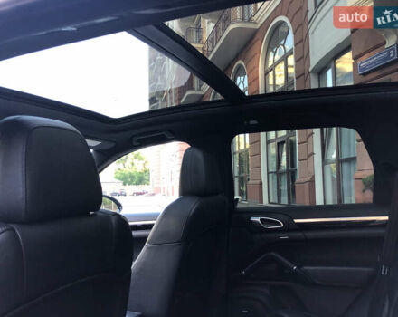 Черный Порше Каен, объемом двигателя 3 л и пробегом 110 тыс. км за 34000 $, фото 23 на Automoto.ua
