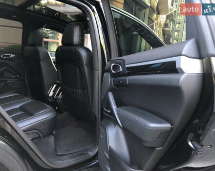 Черный Порше Каен, объемом двигателя 3 л и пробегом 110 тыс. км за 34000 $, фото 25 на Automoto.ua