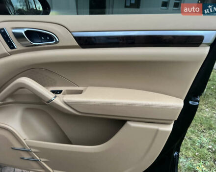 Черный Порше Каен, объемом двигателя 3.6 л и пробегом 274 тыс. км за 24950 $, фото 183 на Automoto.ua