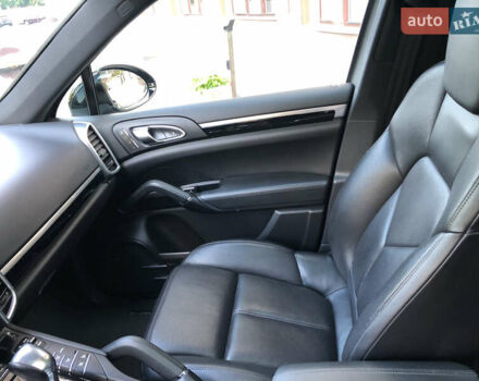 Черный Порше Каен, объемом двигателя 3 л и пробегом 110 тыс. км за 34000 $, фото 24 на Automoto.ua