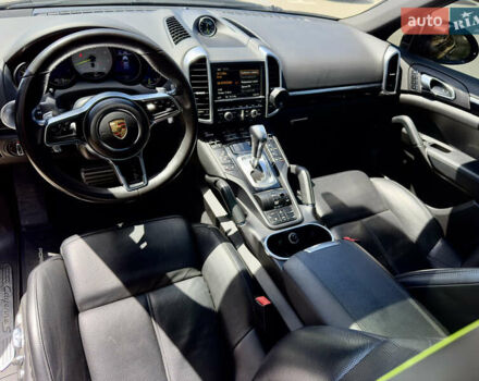 Черный Порше Каен, объемом двигателя 3 л и пробегом 101 тыс. км за 32000 $, фото 17 на Automoto.ua
