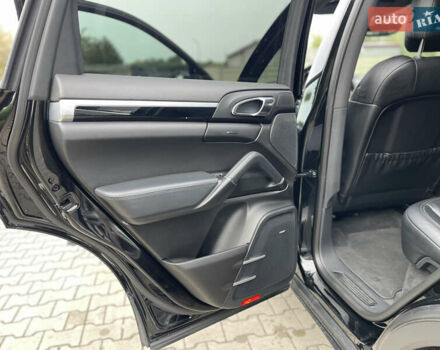Чорний Порше Cayenne, об'ємом двигуна 3 л та пробігом 191 тис. км за 25999 $, фото 27 на Automoto.ua
