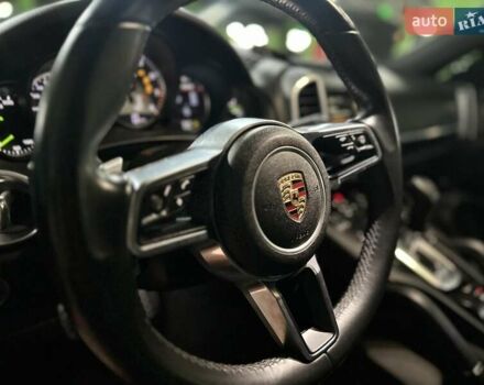 Чорний Порше Cayenne, об'ємом двигуна 3 л та пробігом 93 тис. км за 38000 $, фото 58 на Automoto.ua
