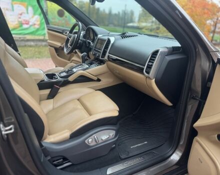 Черный Порше Каен, объемом двигателя 3.6 л и пробегом 135 тыс. км за 24999 $, фото 3 на Automoto.ua