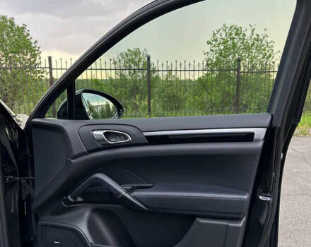 Чорний Порше Cayenne, об'ємом двигуна 2.97 л та пробігом 160 тис. км за 30000 $, фото 14 на Automoto.ua