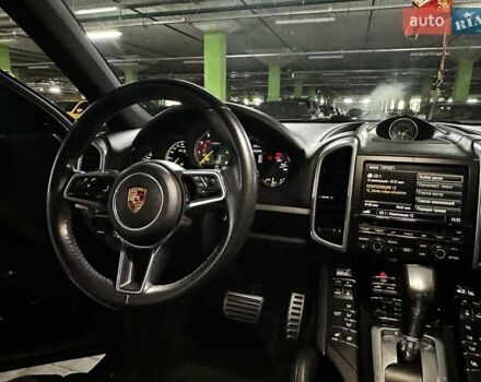 Чорний Порше Cayenne, об'ємом двигуна 3 л та пробігом 93 тис. км за 38000 $, фото 6 на Automoto.ua