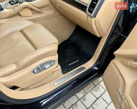 Чорний Порше Cayenne, об'ємом двигуна 3.6 л та пробігом 138 тис. км за 31000 $, фото 25 на Automoto.ua