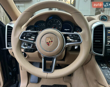 Черный Порше Каен, объемом двигателя 3.6 л и пробегом 274 тыс. км за 24950 $, фото 139 на Automoto.ua