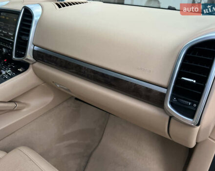 Черный Порше Каен, объемом двигателя 3.6 л и пробегом 274 тыс. км за 24950 $, фото 193 на Automoto.ua