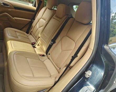 Черный Порше Каен, объемом двигателя 3 л и пробегом 79 тыс. км за 11500 $, фото 11 на Automoto.ua