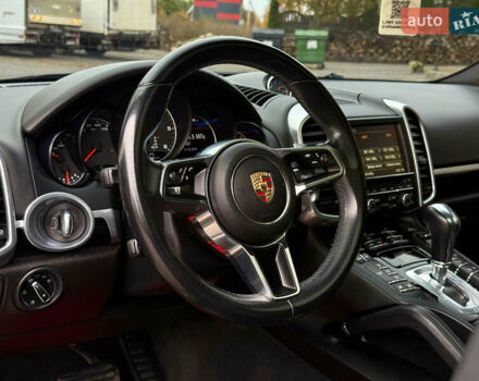 Порше Cayenne 2015 у Тернополі на Automoto.ua Чорний Порше Cayenne, об'ємом двигуна 2.97 л та пробігом 298 тис. км за 29900 $, фото 19 на Automoto.ua