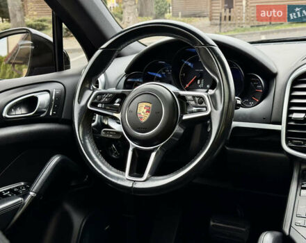 Порше Cayenne 2015 у Тернополі на Automoto.ua Чорний Порше Cayenne, об'ємом двигуна 2.97 л та пробігом 298 тис. км за 29900 $, фото 50 на Automoto.ua