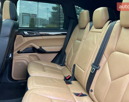 Черный Порше Каен, объемом двигателя 3 л и пробегом 142 тыс. км за 33900 $, фото 24 на Automoto.ua
