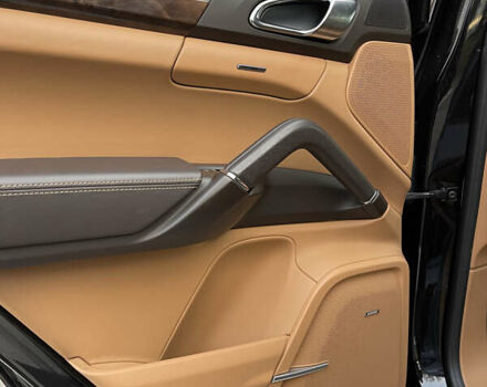 Чорний Порше Cayenne, об'ємом двигуна 3.6 л та пробігом 245 тис. км за 35550 $, фото 6 на Automoto.ua