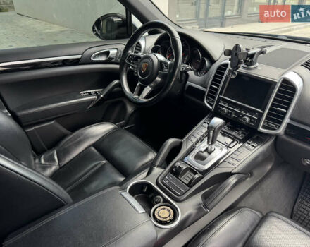 Чорний Порше Cayenne, об'ємом двигуна 2.97 л та пробігом 157 тис. км за 28900 $, фото 17 на Automoto.ua