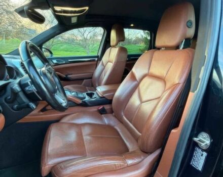 Черный Порше Каен, объемом двигателя 3.6 л и пробегом 74 тыс. км за 10000 $, фото 9 на Automoto.ua