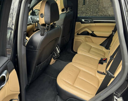 Черный Порше Каен, объемом двигателя 2.97 л и пробегом 249 тыс. км за 37000 $, фото 14 на Automoto.ua