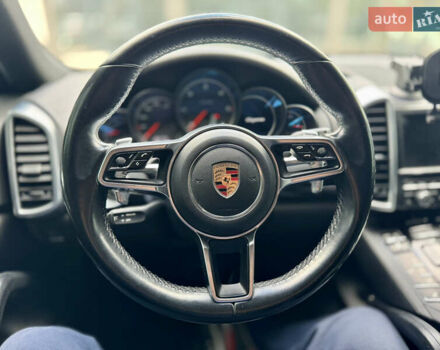 Чорний Порше Cayenne, об'ємом двигуна 2.97 л та пробігом 157 тис. км за 28900 $, фото 24 на Automoto.ua