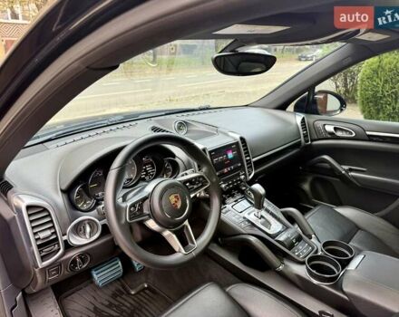 Черный Порше Каен, объемом двигателя 3 л и пробегом 140 тыс. км за 25900 $, фото 65 на Automoto.ua