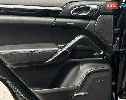 Черный Порше Каен, объемом двигателя 3.6 л и пробегом 100 тыс. км за 26500 $, фото 31 на Automoto.ua